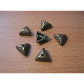 Háromszög gyöngykupak, antik bronz színű, 10x3 mm