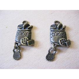 Sütis doboz fityegő, medál, antik bronz színű, 18x13+8 mm