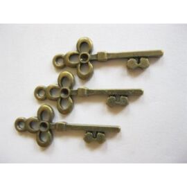 Kulcs fityegő, medál, antik bronz színű, 31x12 mm