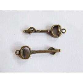 Kulcs fityegő, medál, antik bronz színű, 36x11 mm