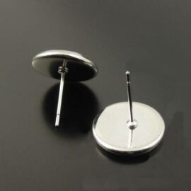Kerek tányéros bedugós fülbevalóalap, antik ezüst színű, 14x14 mm, 12 mm-es lencséhez, 1 pár/cs