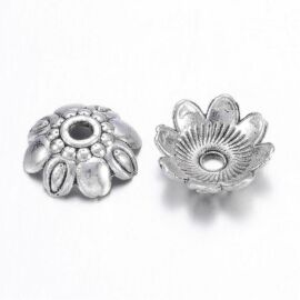 Mintás virág gyöngykupak, antik ezüst színű, 9 mm
