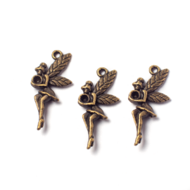 Angyal, tündér fityegő, medál, antik bronz színű, 26x12 mm