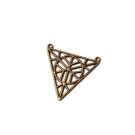 Háromszög összekötő, medál, antik bronz színű, 32x34 mm