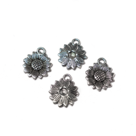Napraforgó, virág fityegő, medál, antik ezüst színű, 19x16 mm