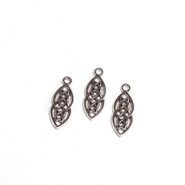 Kelta csomó fityegő, medál, antik ezüst színű, 25x10 mm