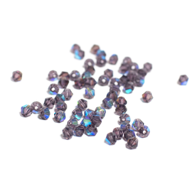 Lila, színjátszó csiszolt bicone üveg gyöngy, 4 mm