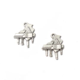 Zongora, hangszer fityegő, medál, antik ezüst színű, 15x20 mm