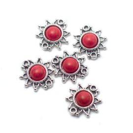 Virág összekötő, piros imitált türkiz kabosonnal, antik ezüst színű, 15x14 mm