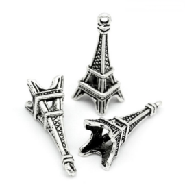 Eiffel-torony fityegő, medál, antik ezüst színű, 25x10x10 mm