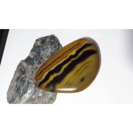 Achát ásvány medál, sárgásbarna, 59x38x6 mm