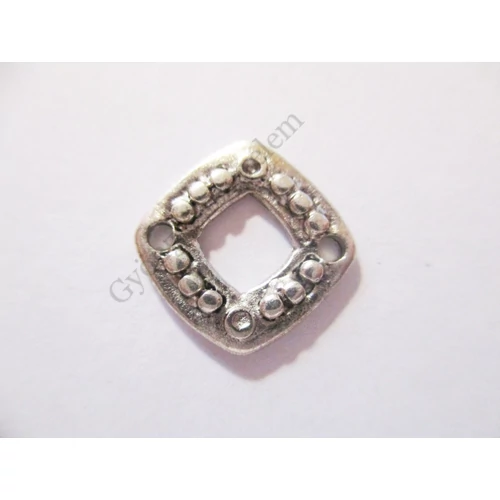 Négyzet összekötő, fülbevalóalap, medálalap, antik ezüst színű, 11x11 mm