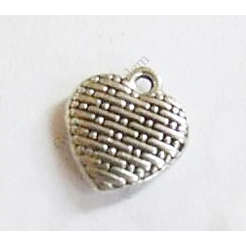 Szív fityegő, medál, antik ezüst színű, 10x11 mm