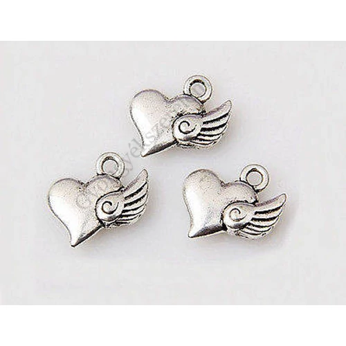 Szív, szárny fityegő, medál, antik ezüst színű, 15x15 mm