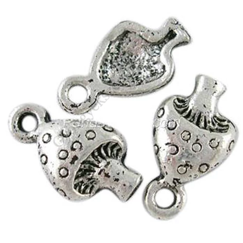 Gomba fityegő, medál, antik ezüst színű, 13x7 mm