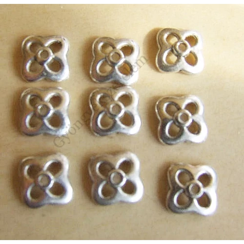Négyzetes gyöngykupak, antik ezüst színű, 9 mm