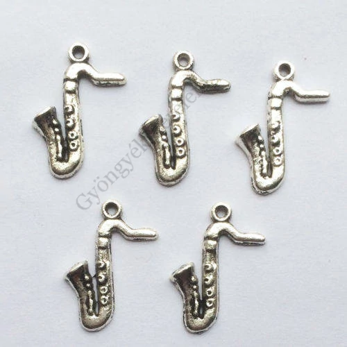 Szaxofon, hangszer fityegő,medál, antik ezüst színű, 21x16 mm