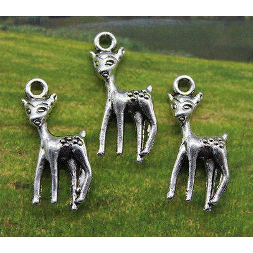 Őz, őzike fityegő, medál, antik ezüst színű, 23x12 mm