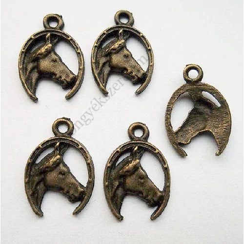 Ló, paci, patkó fityegő, medál, antik bronz színű, 20x15 mm