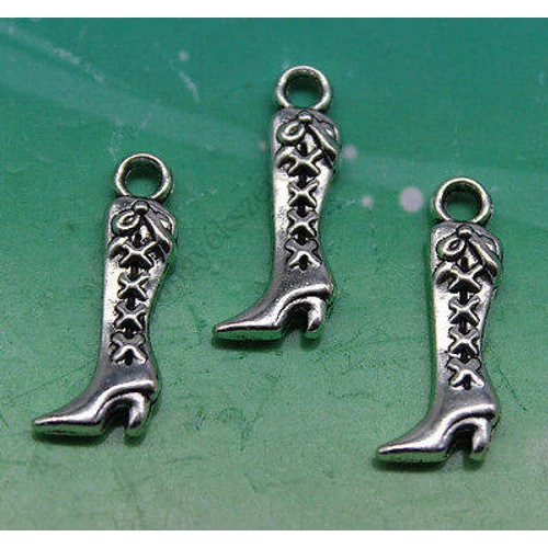 Női csizma fityegő, medál, antik ezüst színű, 20x7 mm