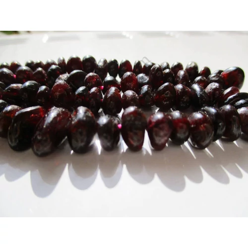 Gránát ásvány nugget, gyöngy sor, 6-15x3-7 mm, szálban