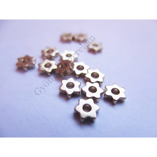 Sárgaréz mini fogaskerék köztes, 4 mm, 50 db/cs