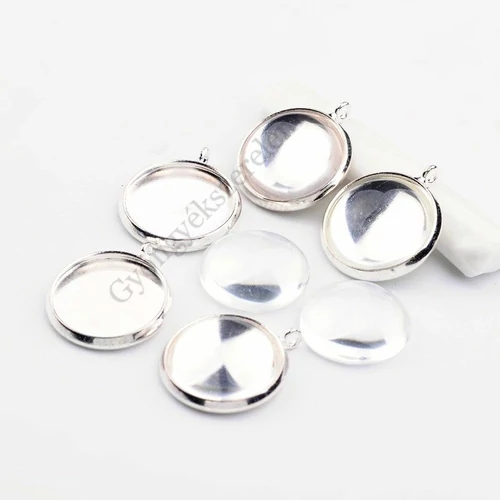 Kerek medálalap, ezüst színű, 18x16mm, 14 mm-es üveglencsével