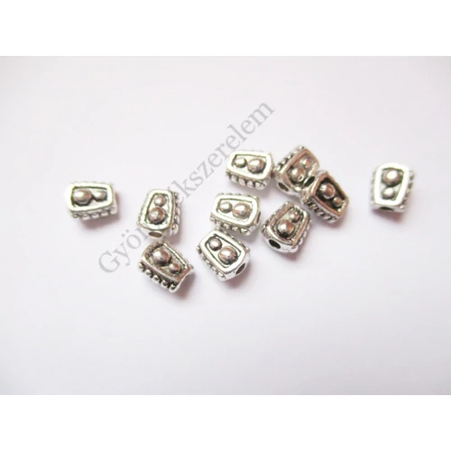 Pöttyös trapéz köztes, antik ezüst színű, 6x5x3 mm