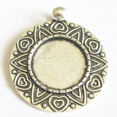 Kerek, szív mintás medálalap, antik ezüst, színű 36x31 mm, 18 mm-es lencséhez