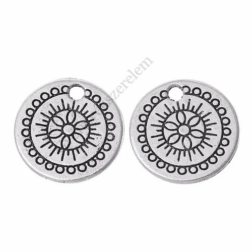 Mintás kerek fityegő, medál, antik ezüst színű, 14 mm