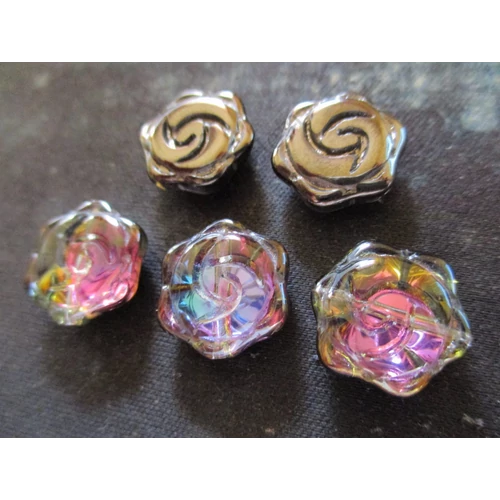Ciklámen, fekete, lila, sárga színjátszó, virág üveg gyöngy, 16x6 mm