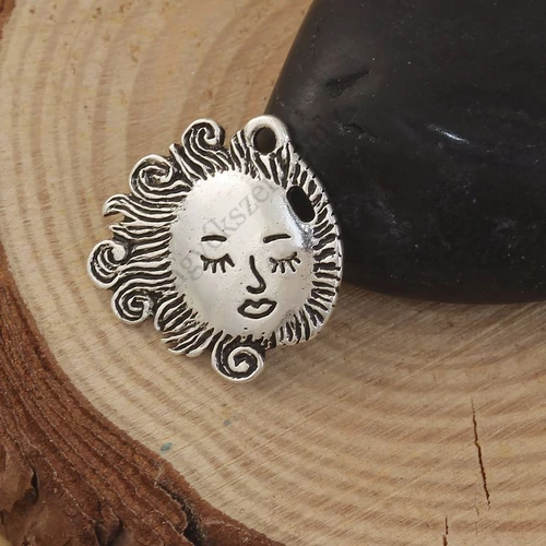 Nap fityegő, medál, antik ezüst színű, 20x20 mm