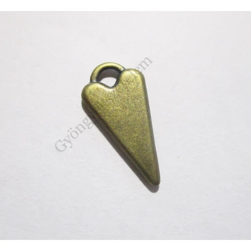 Szív fityegő, medál, antik bronz színű, 22x10 mm
