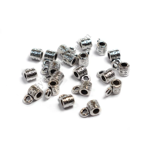 Mintás medáltartó, medálakasztó, antik ezüst színű, 5x8x5 mm
