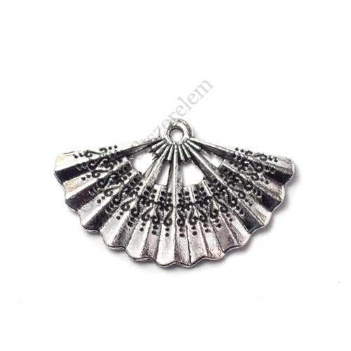 Legyező fityegő, medál, antik ezüst színű, 33x20 mm