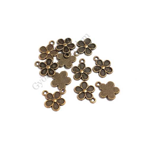 Virág fityegő, medál, antik bronz színű, 15x12 mm