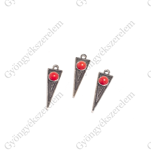 Háromszög fityegő, medál, piros, imitált türkiz kabosonnal, antik ezüst színű, 29x9 mm