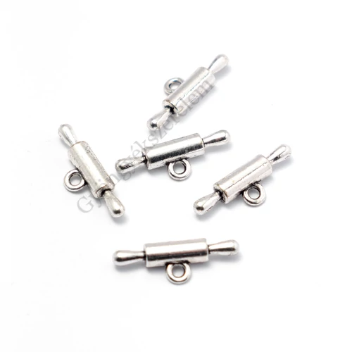 Nyújtófa fityegő, medál, antik ezüst színű, 22x8 mm