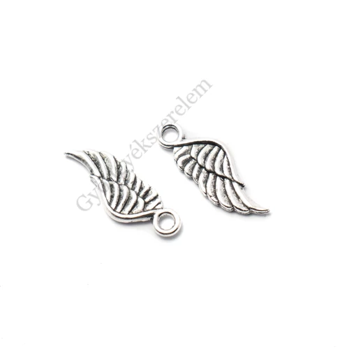 Angyalszárny fityegő, medál, antik ezüst színű, 21x8 mm