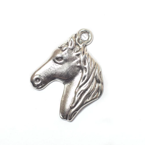 Ló fej fityegő, medál, antik ezüst színű, 29x22 mm