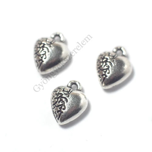Szív fityegő, medál, antik ezüst színű, 12x10x5 mm