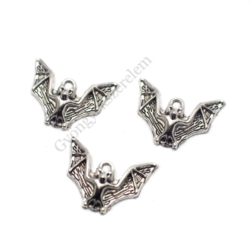 Denevér fityegő, medál, antik ezüst színű, 23x16 mm