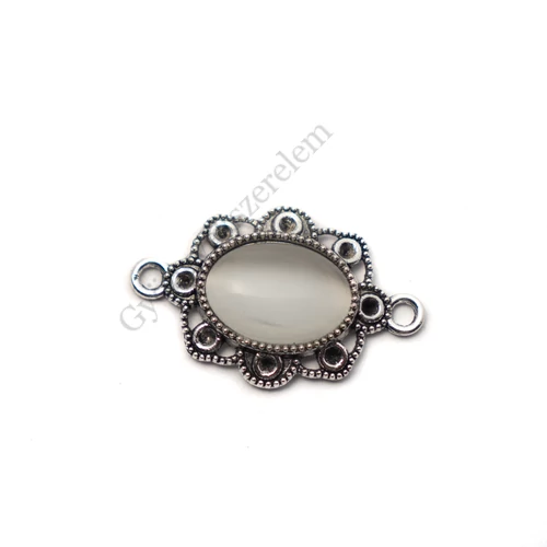 Ovális összekötő, fehér macskaszem kabosonnal, antik ezüst színű, 29x18 mm