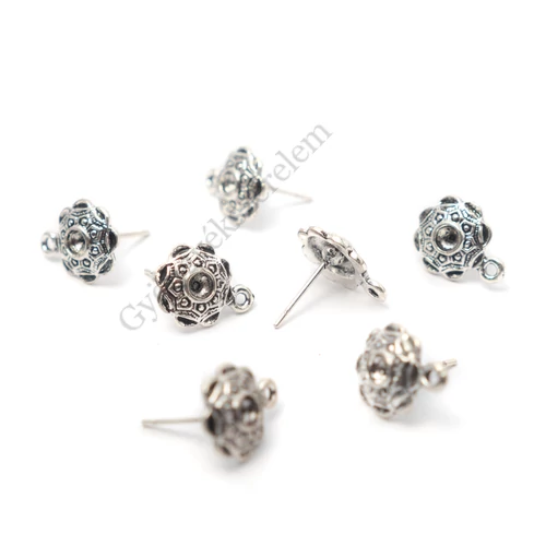 Mintás bedugós fülbevalóalap, antik ezüst színű, 13x10 mm