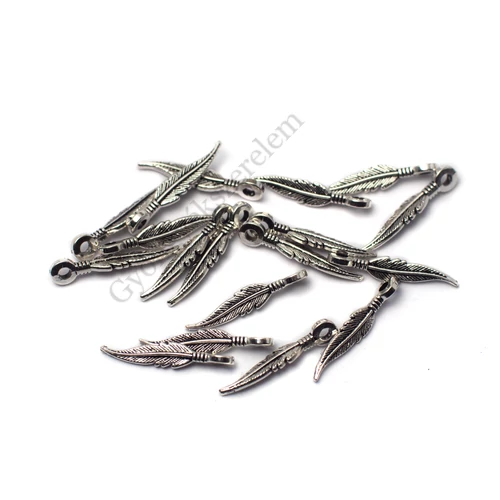 Levél, toll fityegő, medál, antik ezüst színű, 15x3 mm
