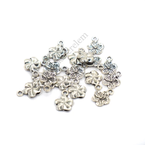 Virág fityegő, medál, antik ezüst színű, 15x11 mm