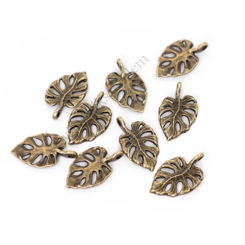 Levél fityegő, medál, antik bronz színű, 20x13 mm