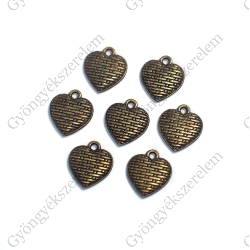 Szív fityegő, medál, antik bronz színű, 11x12 mm