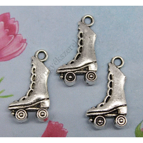 Korcsolya, görkorcsolya fityegő, medál, antik ezüst színű, 20x12 mm