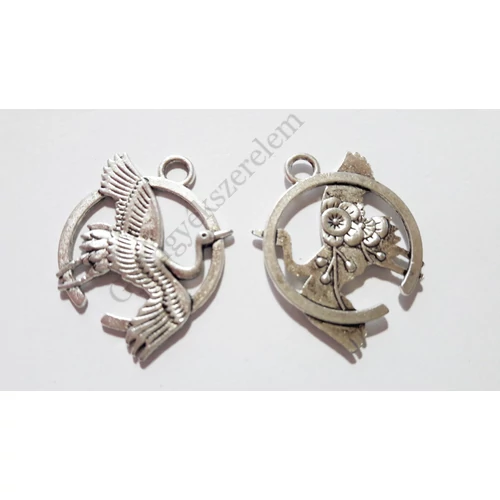 Gólya, madár fityegő, medál, antik ezüst színű, 27x22 mm